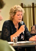 Lineke leidt de vergadering