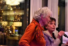 Els leest een gedicht van Judith Herzberg